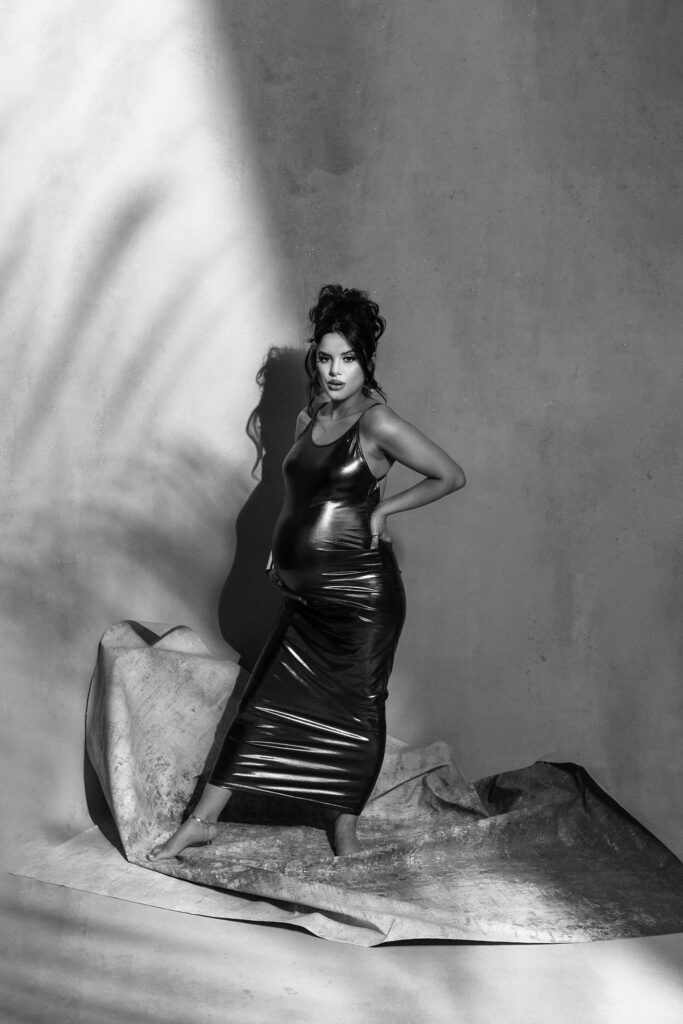 glam maternity photo shoot